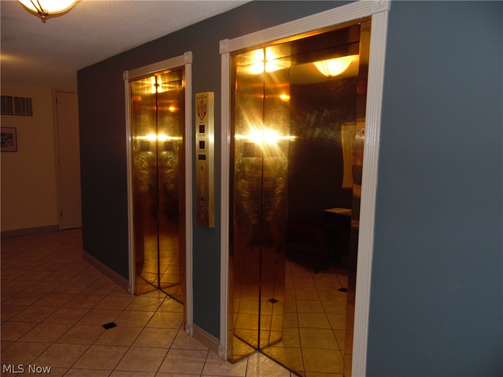 Bonnevilie Tower Condo - Residential