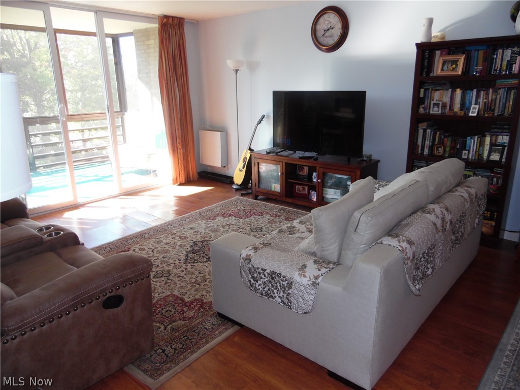 Bonnevilie Tower Condo - Residential