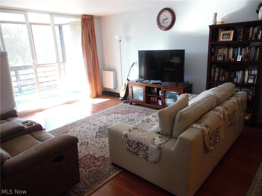 Bonnevilie Tower Condo - Residential