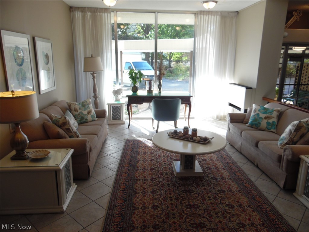 Bonnevilie Tower Condo - Residential