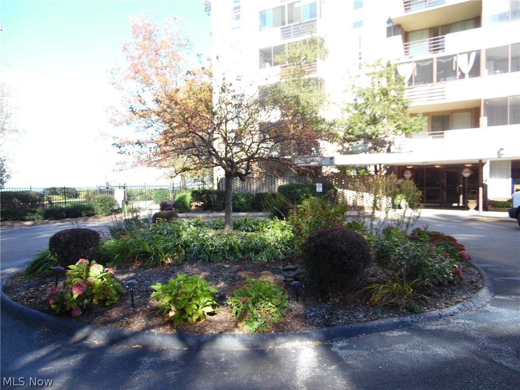 Bonnevilie Tower Condo - Residential