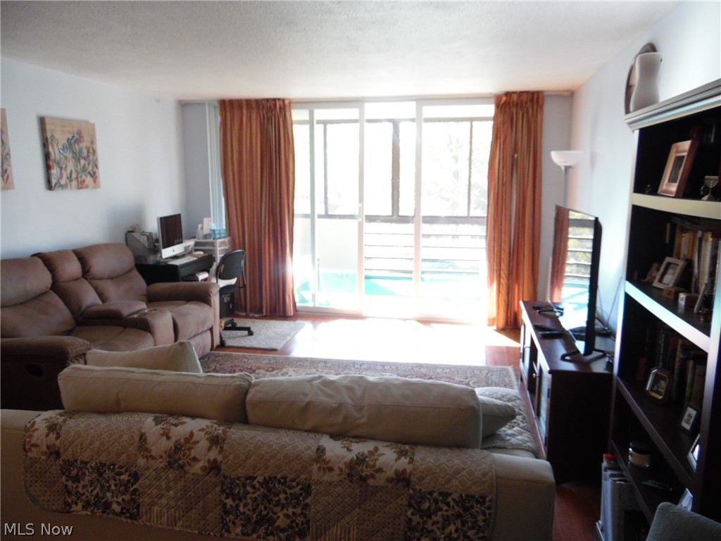 Bonnevilie Tower Condo - Residential