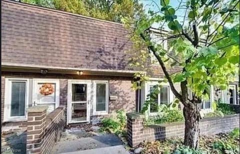 Photo of 6943 W Fitzwater Road #20, Brecksville, OH 44141 (MLS # 5238681)