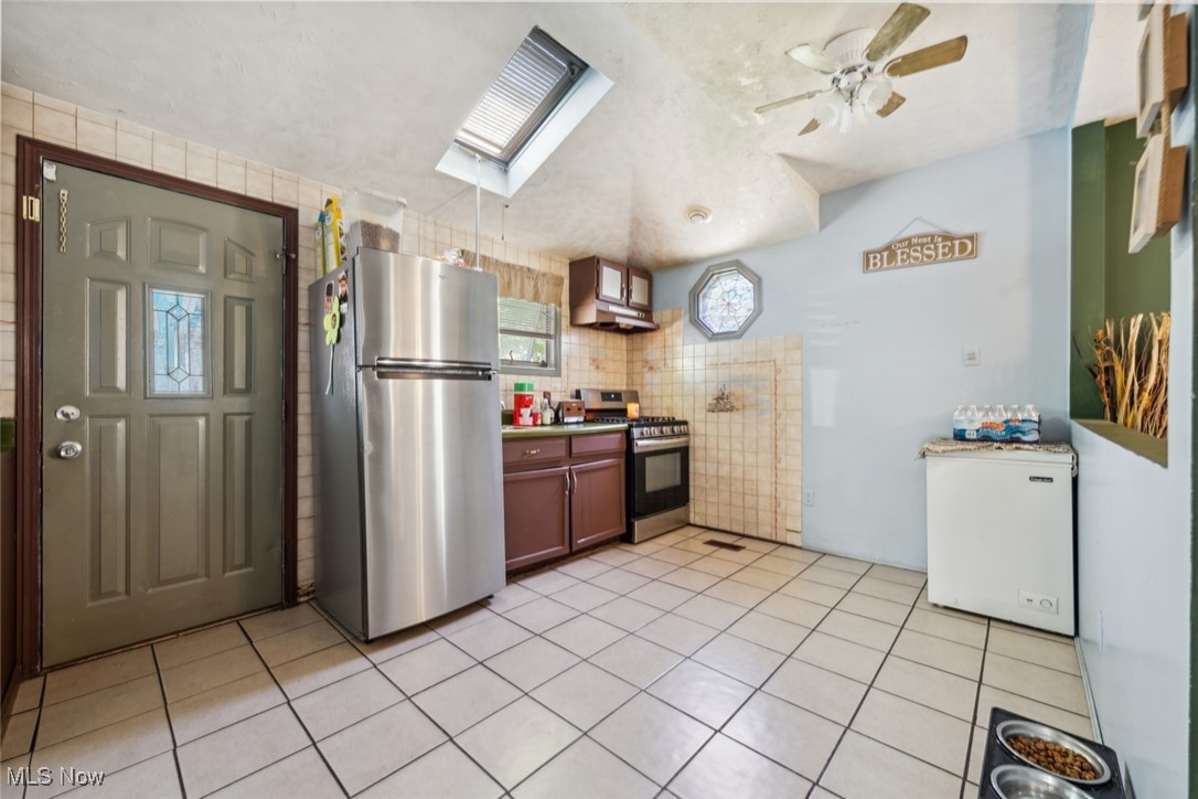 3069 Elyria Avenue, Lorain, Ohio image 15