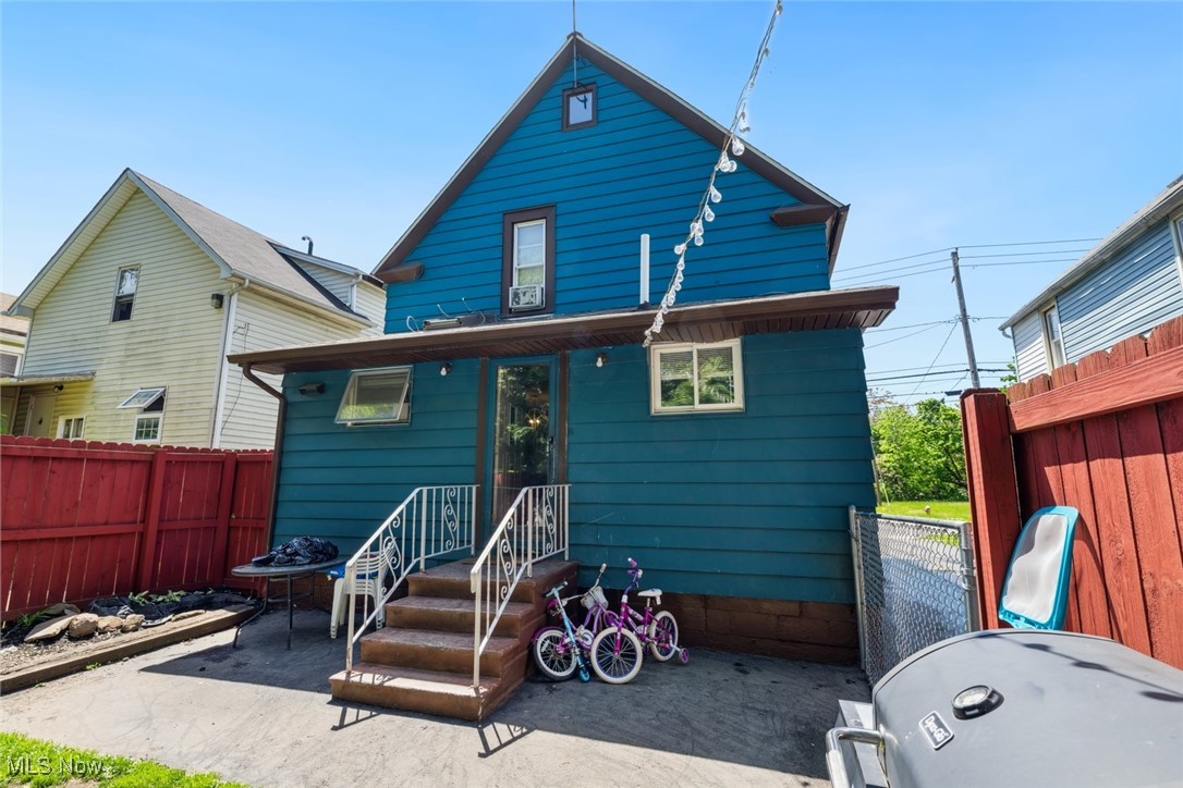 3069 Elyria Avenue, Lorain, Ohio image 32