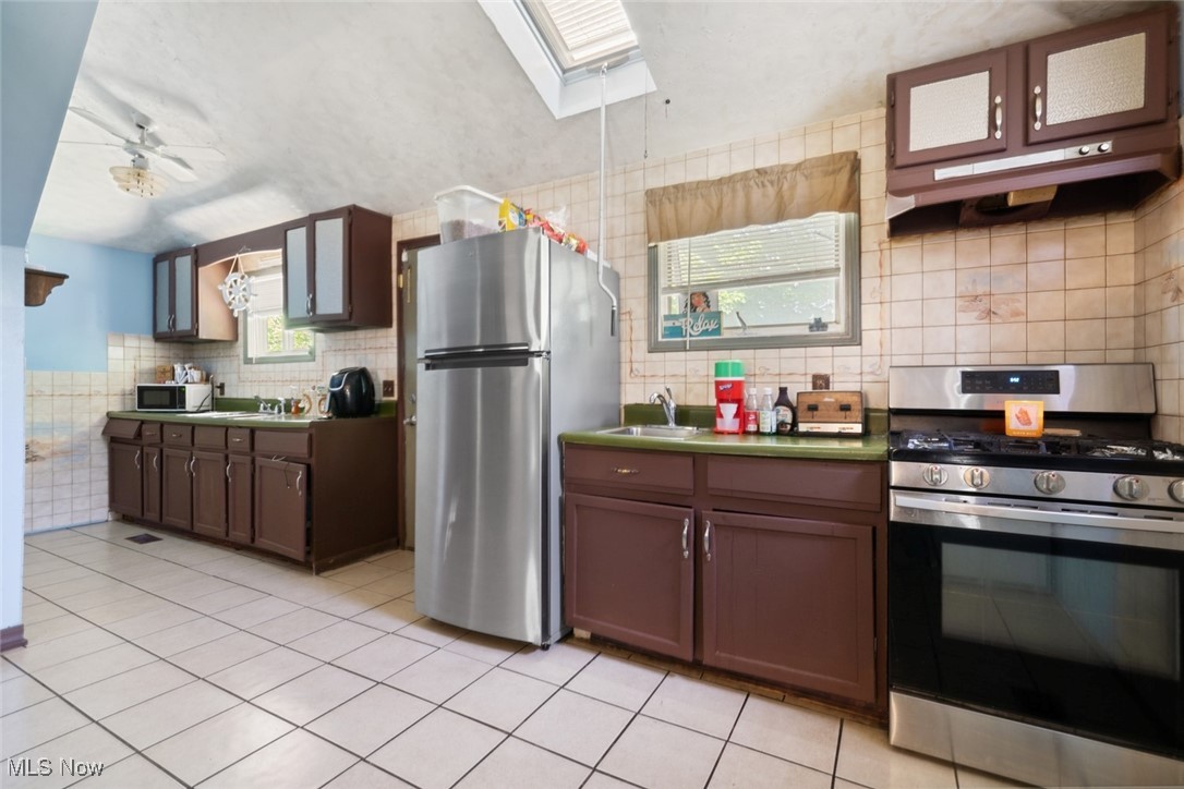 3069 Elyria Avenue, Lorain, Ohio image 16