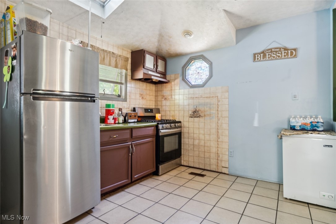 3069 Elyria Avenue, Lorain, Ohio image 14