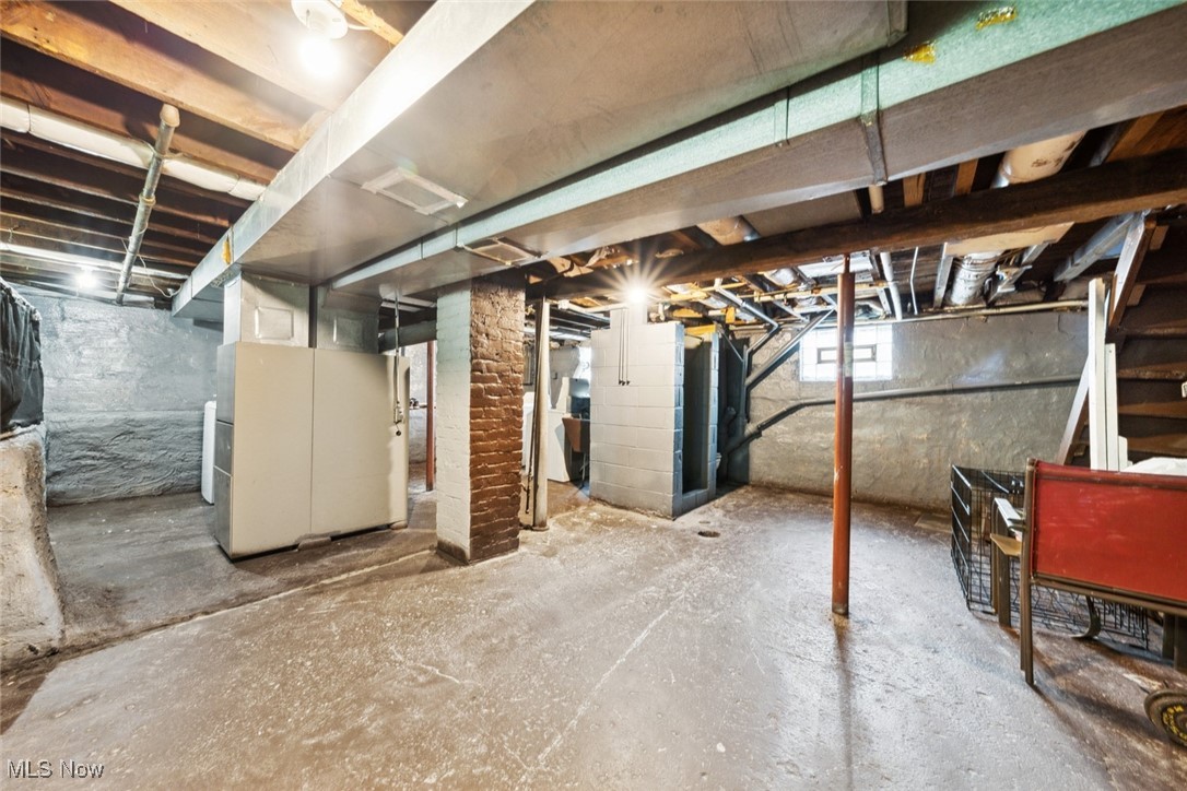 3069 Elyria Avenue, Lorain, Ohio image 30