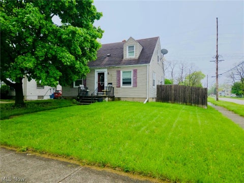 Homes For Sale - 2402 E 35th Street<br/> Lorain, OH 44055