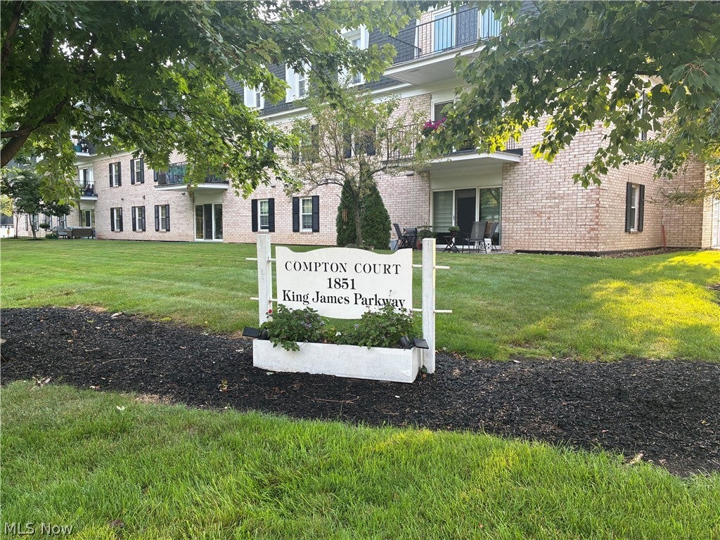 1851 King James Parkway 211