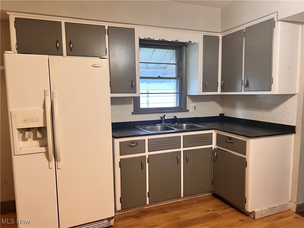 Akron, Ohio 44306, United States, 2 Bedrooms Bedrooms, ,2 BathroomsBathrooms,Residential,Pending,161503