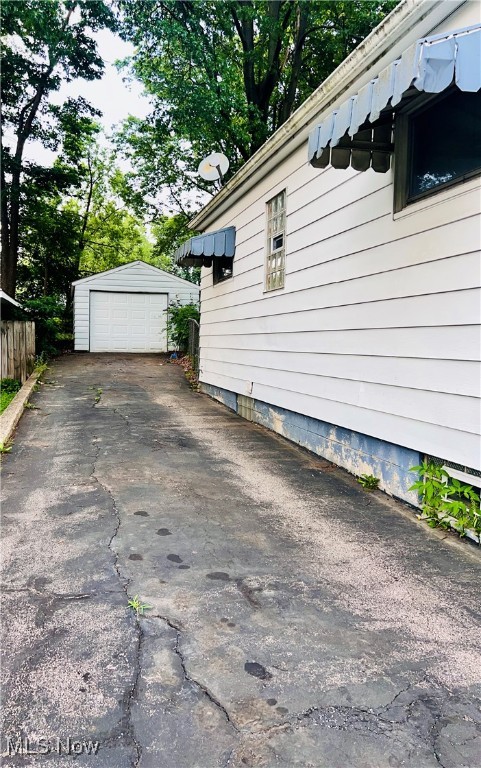 Akron, Ohio 44306, United States, 2 Bedrooms Bedrooms, ,2 BathroomsBathrooms,Residential,Pending,161503