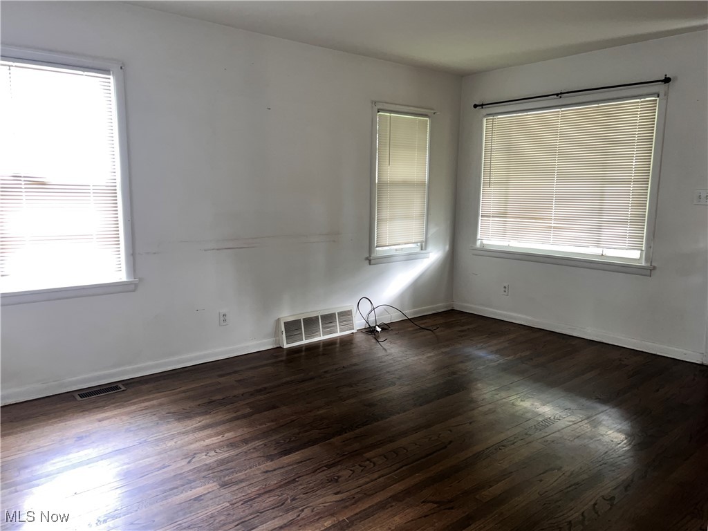 Akron, Ohio 44306, United States, 2 Bedrooms Bedrooms, ,2 BathroomsBathrooms,Residential,Pending,161503