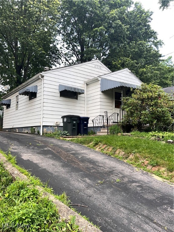 Akron, Ohio 44306, United States, 2 Bedrooms Bedrooms, ,2 BathroomsBathrooms,Residential,Pending,161503