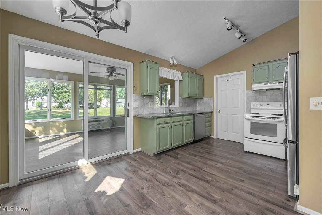 Avon Woods Condo - Residential
