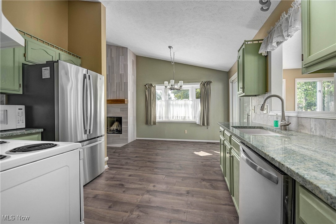 Avon Woods Condo - Residential