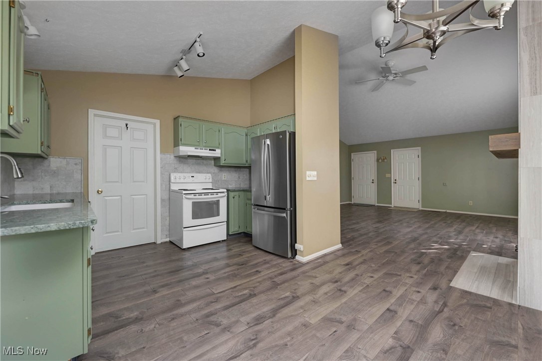 Avon Woods Condo - Residential