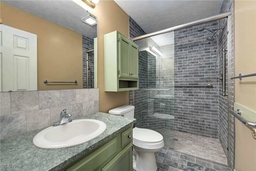 Avon Woods Condo - Residential