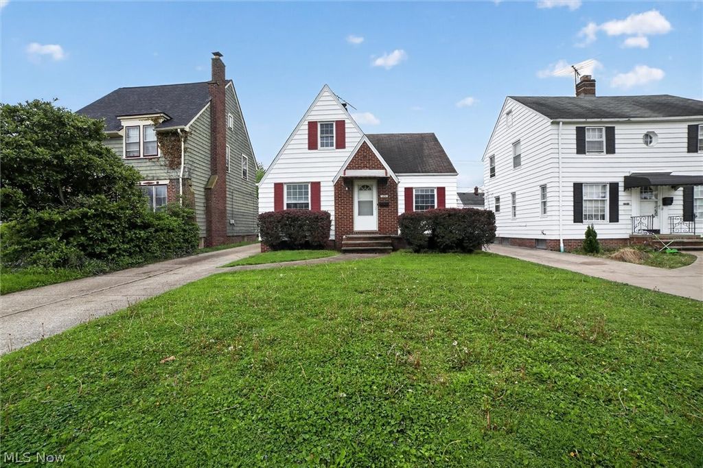 Photo of 10204 Mccracken Boulevard, Garfield Heights, OH 44125 (MLS # 5206420)