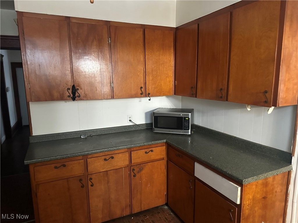 Photo of 506 Schiller Avenue, Akron, OH 44310 (MLS # 5168208)