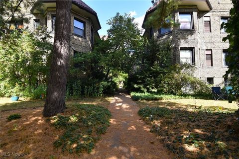 2469 Overlook Road 8 Cleveland Heights, OH 44106