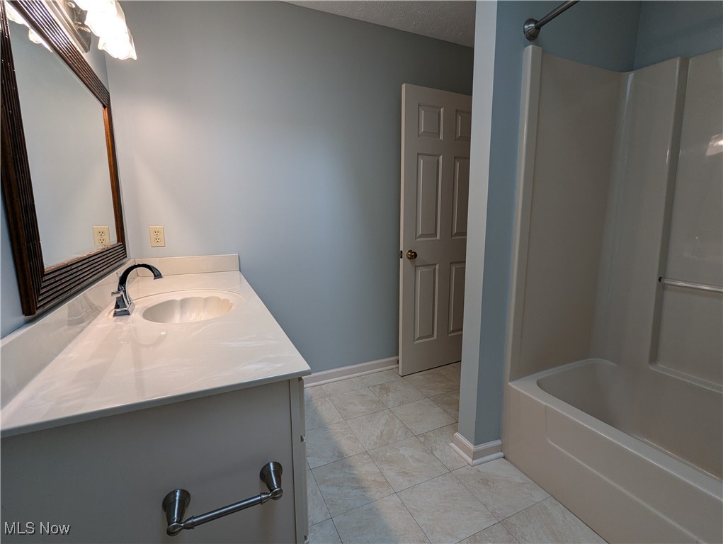 Towbridge Subdn Ph I - Residential Lease