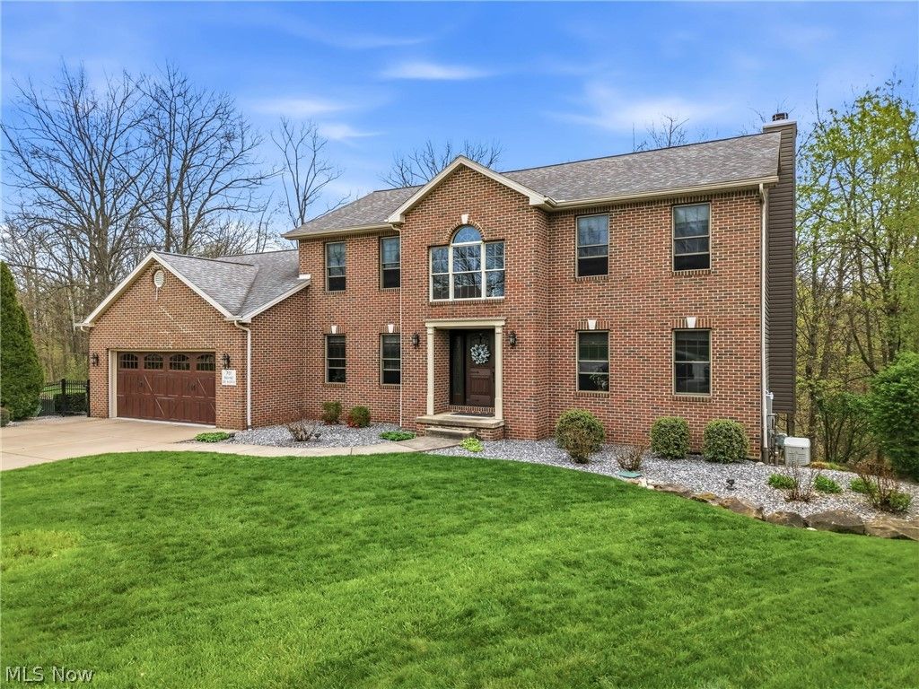 Photo of 701 Ravine Drive N, McDonald, OH 44437 (MLS # 5202843)