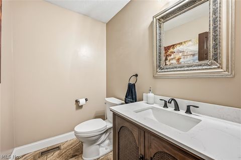 Tiny photo for 701 Ravine Drive N, McDonald, OH 44437 (MLS # 5202843)