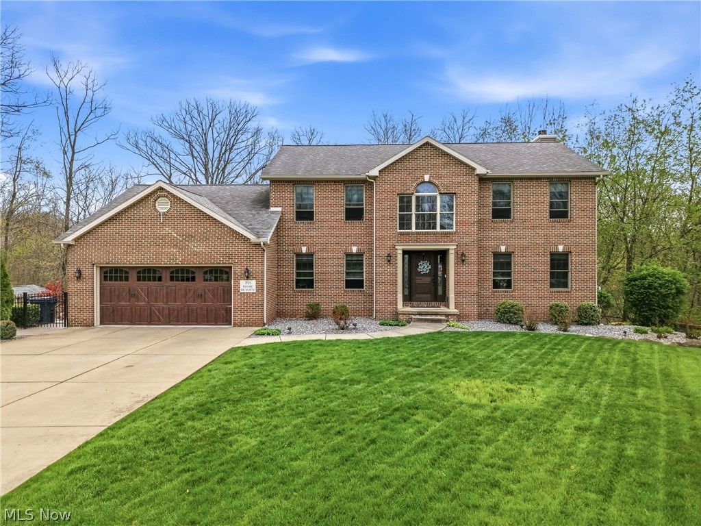 Photo of 701 Ravine Drive N, McDonald, OH 44437 (MLS # 5202843)