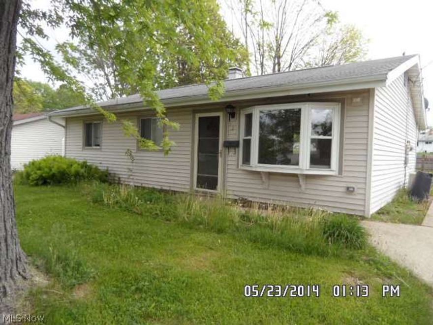 Great little starter home to build equity and grow. Fully appliance  kitchen with island and plenty of raised panel cabinetry, some updated windows, vinyl siding, three bedrooms and a great lot with storage shed. No garage, but room to add one and still have a large yard. This home needs very little to make it shine! why rent when you can own!
This property qualifies for Freddie Mac First Look initiative through 7-6-14. Owner Occupant offers will be considered during this period.