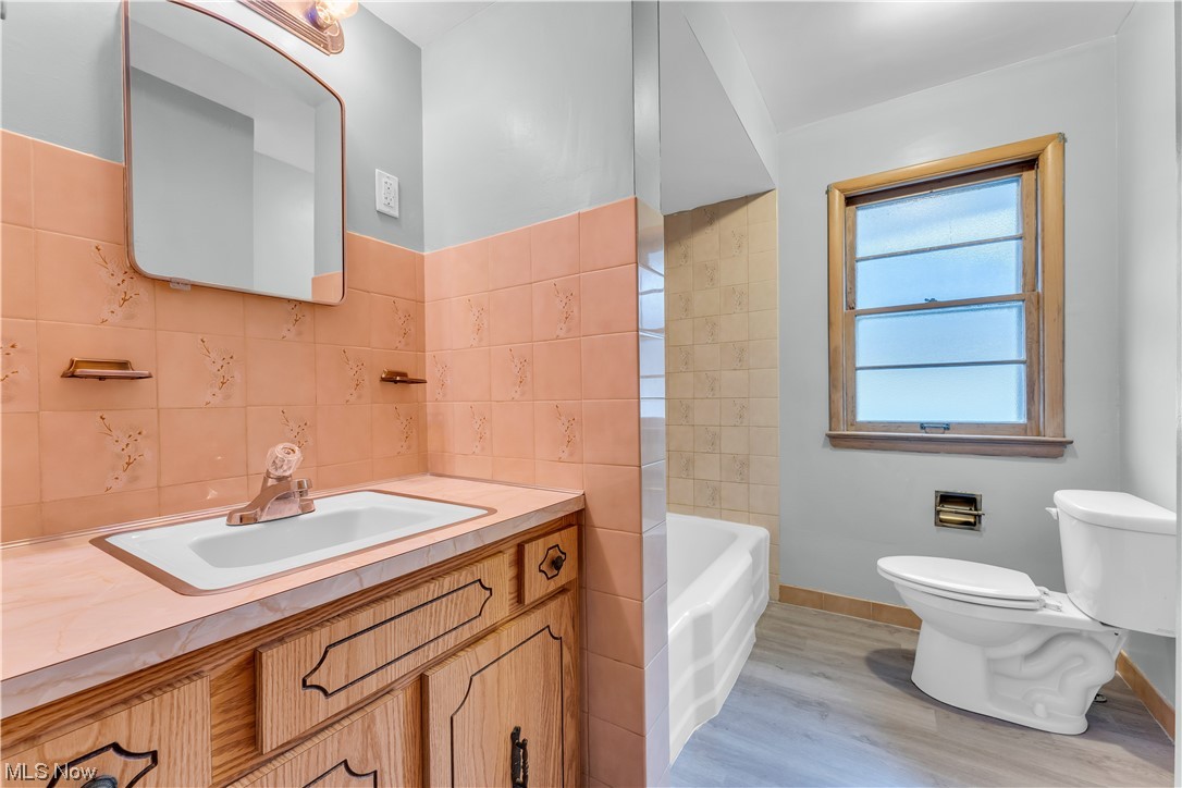 Suburban Dev Companys - Residential Lease