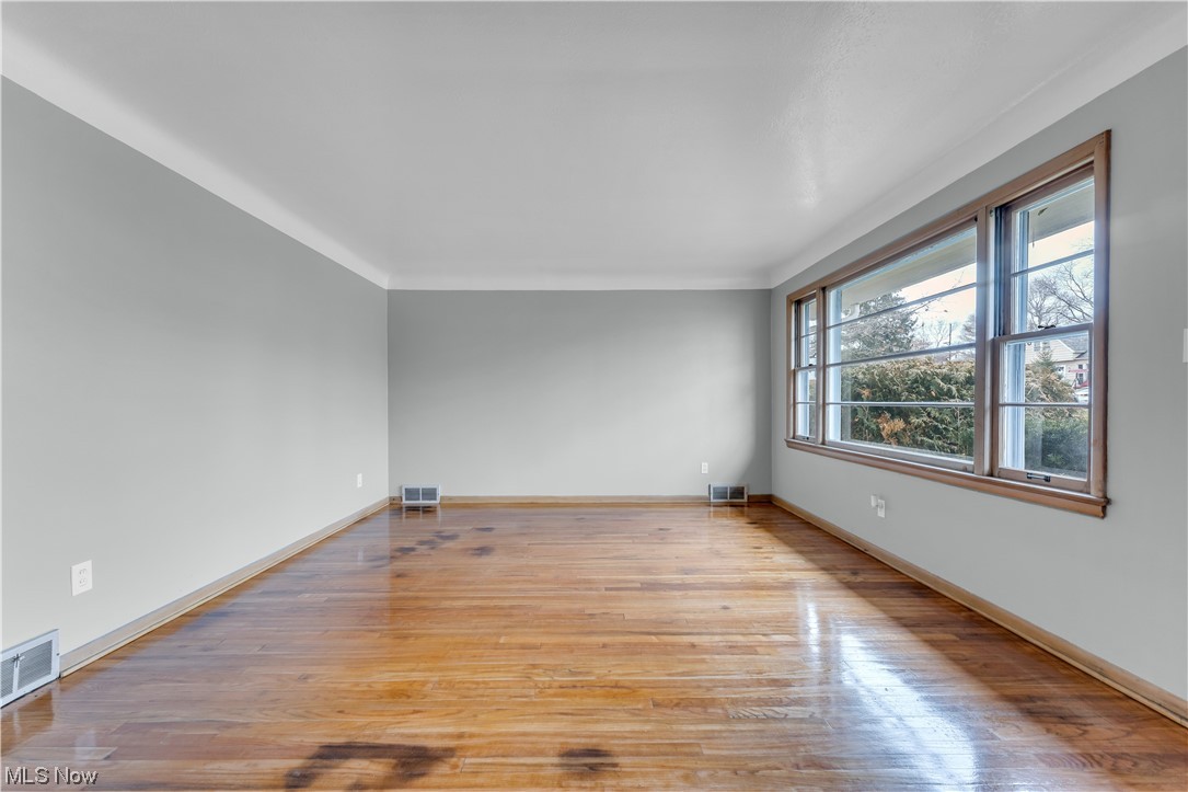 Suburban Dev Companys - Residential Lease