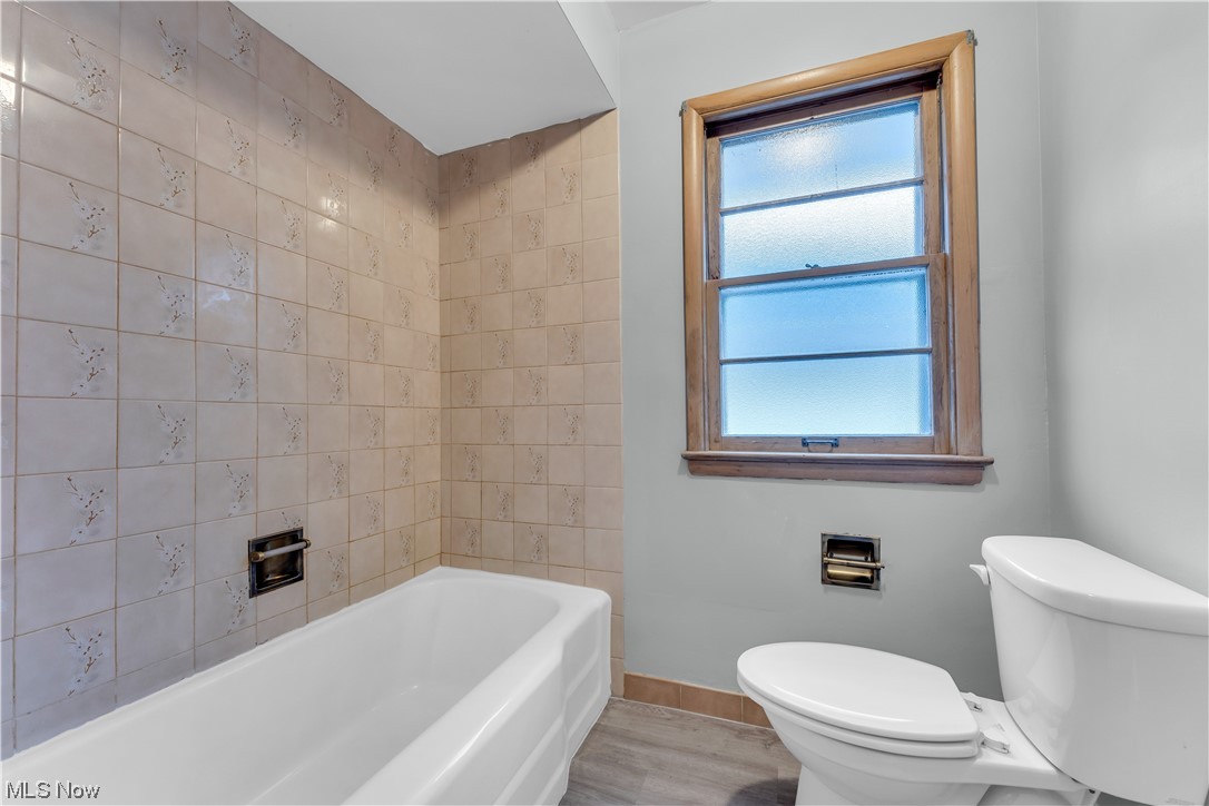 Suburban Dev Companys - Residential Lease