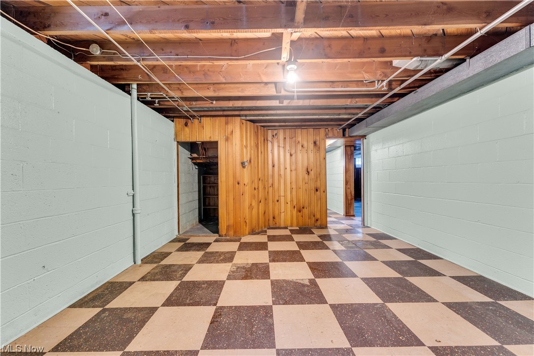 Suburban Dev Companys - Residential Lease