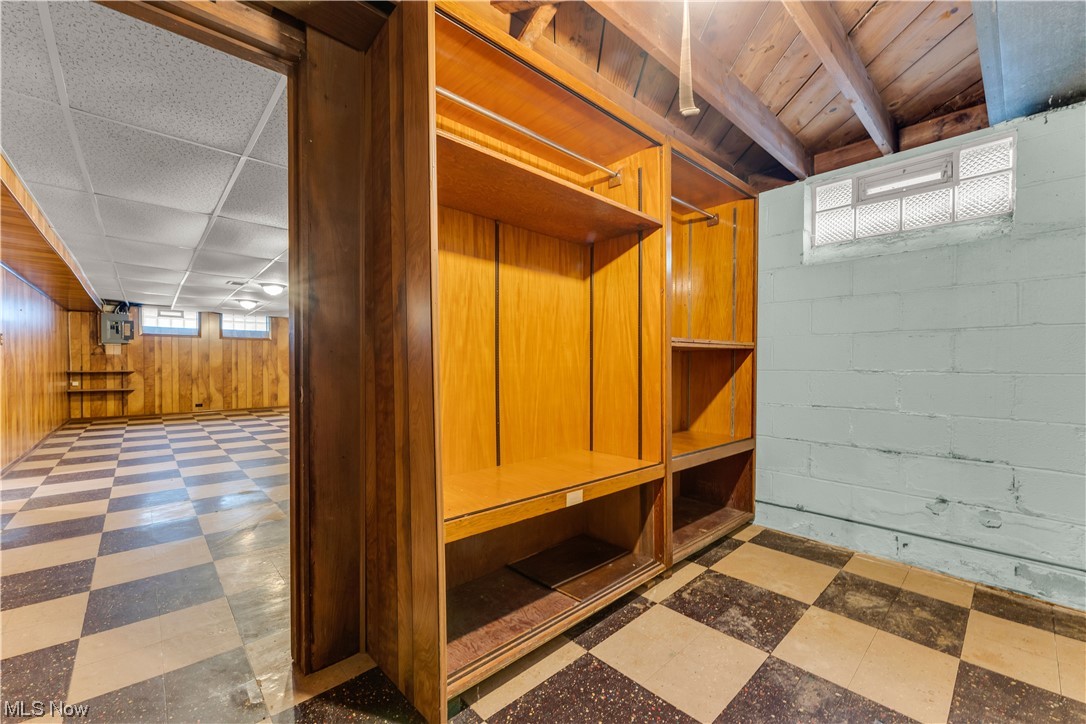 Suburban Dev Companys - Residential Lease