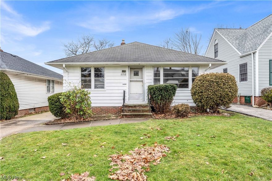 11712 Hastings Rd. Garfield Heights - Spacious 3 bed 1.5 bath single family home! //

$ 1185 rent / $ 1185 deposit //

$49 application fee per adult //

1-2 pets OK with approved PetScreening and PetFee.(Some breed restrictions apply per HUD guidelines). //
NO SMOKING //

1 time $149 non-refundable set up fee paid at lease signing //

$30/month required resident benefit package; can include personal property/liability insurance for an additional $5/month for $35/month total. //

All applicants are required to fill out a PetScreening application, found on our website/app before being processed. Even if you have NO pets - this app must be filled out. 1-2 pets OK w/ approved PetScreening & PetFee (Some breed restrictions apply). 1 time, non-refundable pet fee of $200-500 per animal applies to all pets & must be paid prior to or when you pay your 1st month rent. (No fee for qualified assistance animals) //

Our application is processed through secure site: Findigs. They require ID & income verification. Without this, your app will not be processed. They offer 24/7 chat support on their app directly if you have any questions //

BEDROOMS: 3

BATHROOMS: 1.5 

APPLIANCES PROVIDED: Fridge and Stove

UTILITIES / RESIDENT RESPONSIBILITY: Residents are responsible for all utilities including: water/sewer/trash, gas & electric and are responsible to maintain lawn care, maintenance & snow removal.

Serious inquiries only.