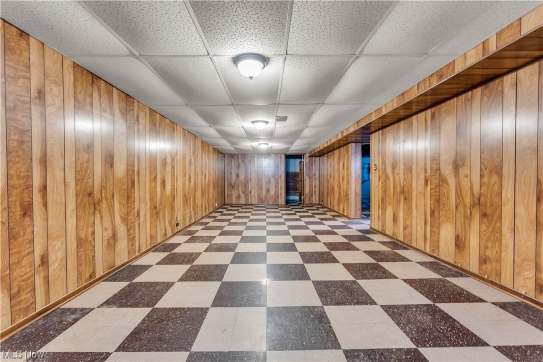 Suburban Dev Companys - Residential Lease