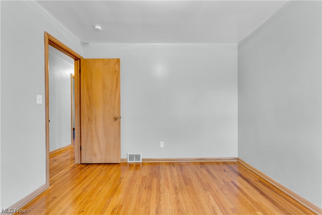 Suburban Dev Companys - Residential Lease