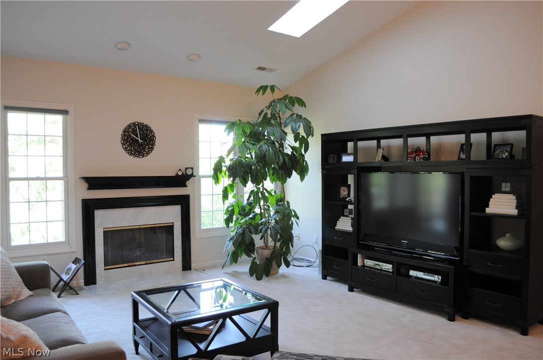 Woodhawk Club Condo 02 Ph V - Residential Lease