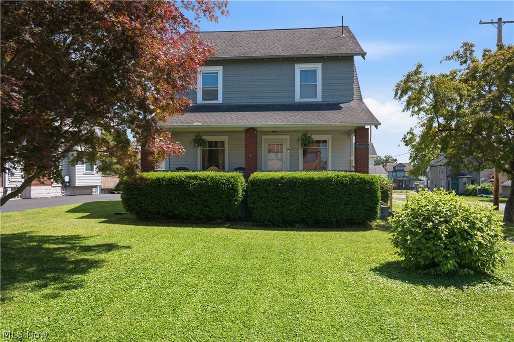 Photo of 201 E Wilson Avenue, Girard, OH 44420 (MLS # 5220877)
