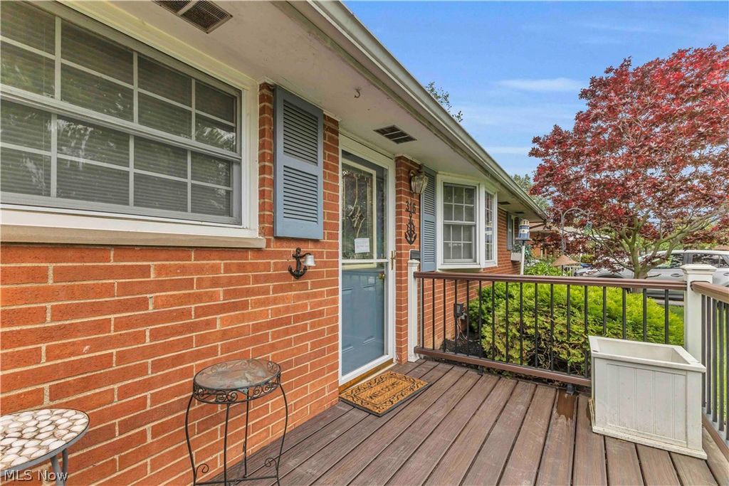 Photo of 316 Thelma Drive, Sheffield Lake, OH 44054 (MLS # 5212574)
