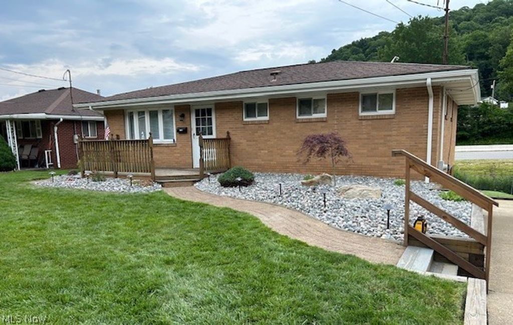 Photo of 517 E Fernwood Drive, Toronto, OH 43964 (MLS # 5188841)