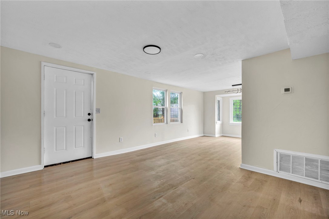 14817 Naples Avenue, Cleveland, Ohio image 7