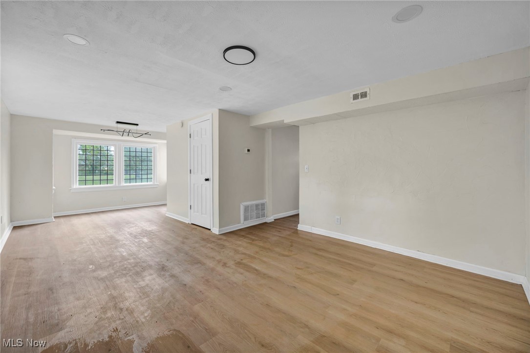 14817 Naples Avenue, Cleveland, Ohio image 11