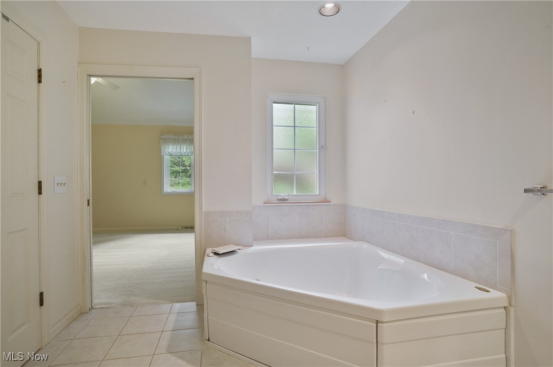 303 Greenway Drive, Chardon, Ohio image 28