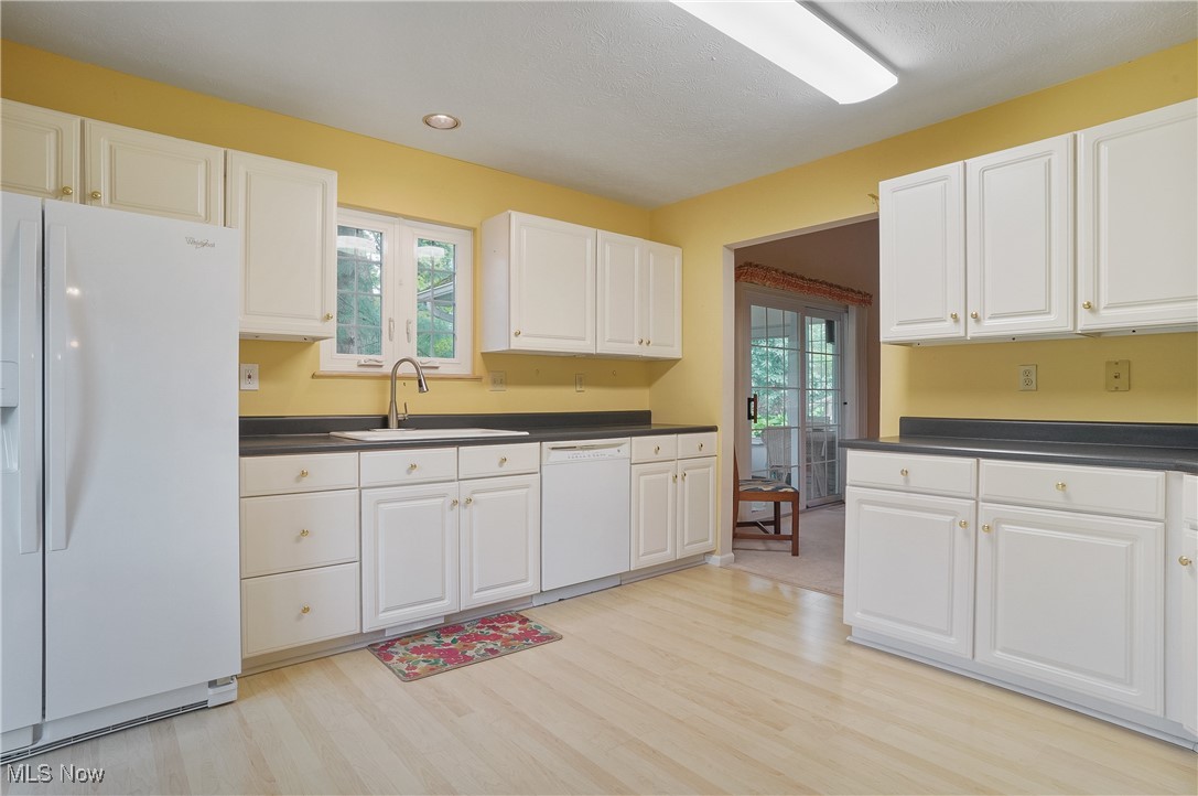 303 Greenway Drive, Chardon, Ohio image 11