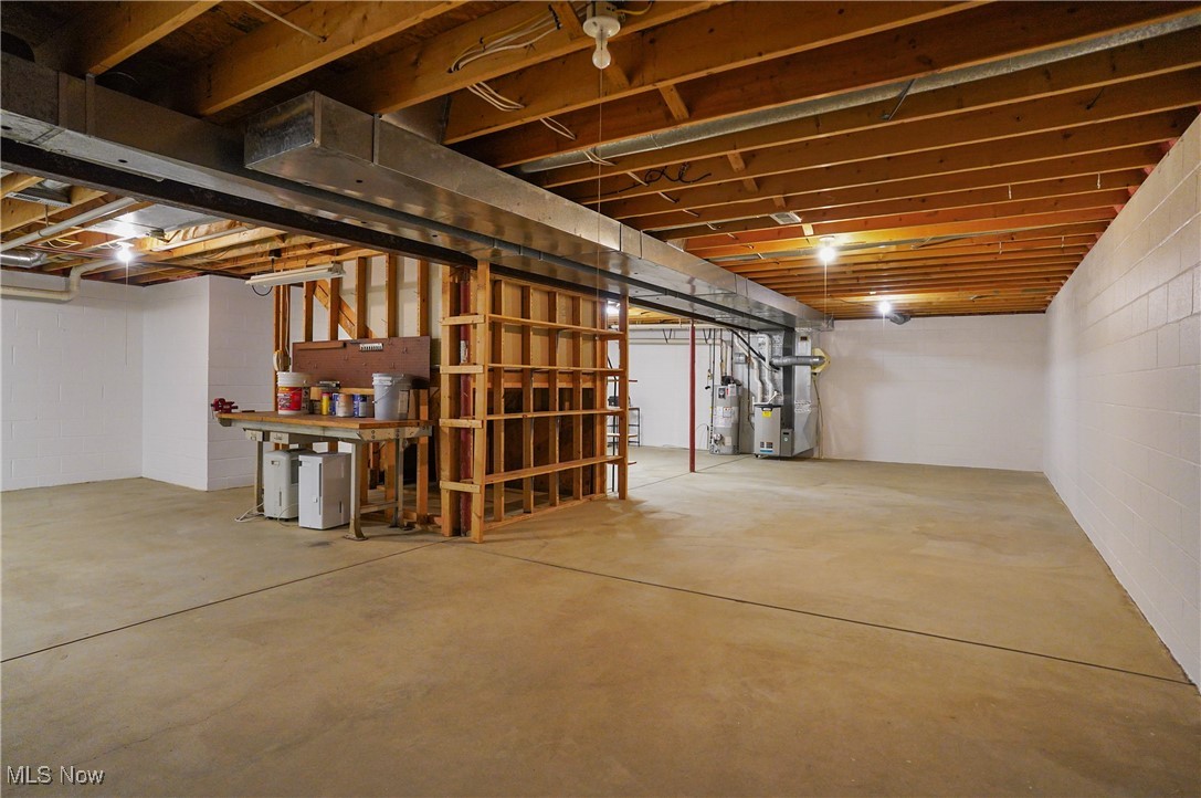 303 Greenway Drive, Chardon, Ohio image 43