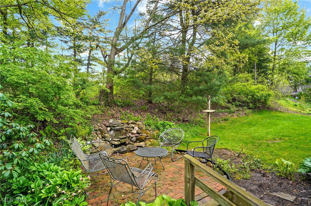 303 Greenway Drive, Chardon, Ohio image 4