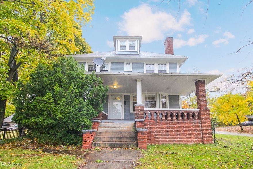 Great chance to own this income producing property in the heart of Cleveland Hts! This property features one units with four bedrooms and one and half bathrooms. and one unit with four bedroom and three full bathrooms. Great location close to everything this city has to offer. Hurry to take advantage of this opportunity before it's too late!