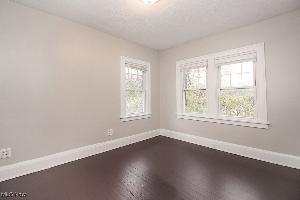 Uplands 02 - Residential Income